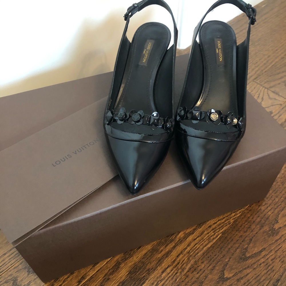 LOUIS VUITTON Leather Monogram Flower Slingback